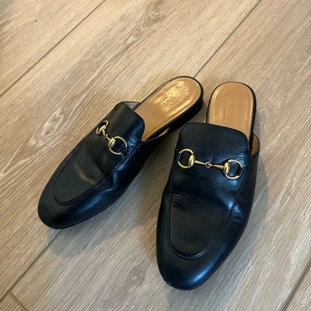 Gucci Women’s Mules / Slides gold hardware